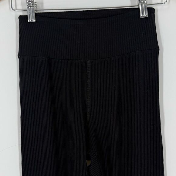 Year of Ours 9 to 5 Ribbed Slit Hem Legging in Black | Small - Picture 6 of 8